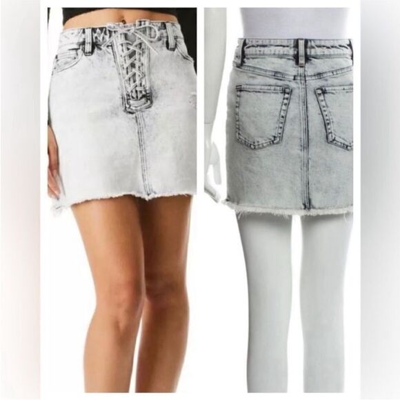 ALICE + OLIVIA NWT Raw-Edge Trim Mini Skirt Washed Denim WAIST 24 - Picture 1 of 5